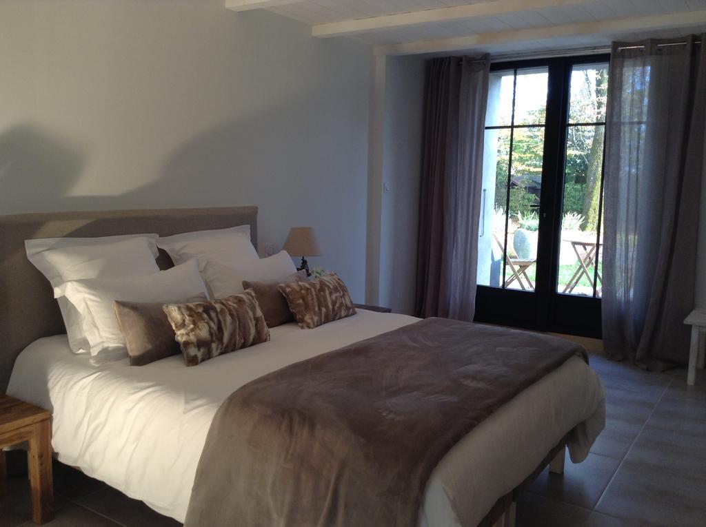La Grange D'Aunis Bed and Breakfast Aigrefeuille-dʼAunis Værelse billede